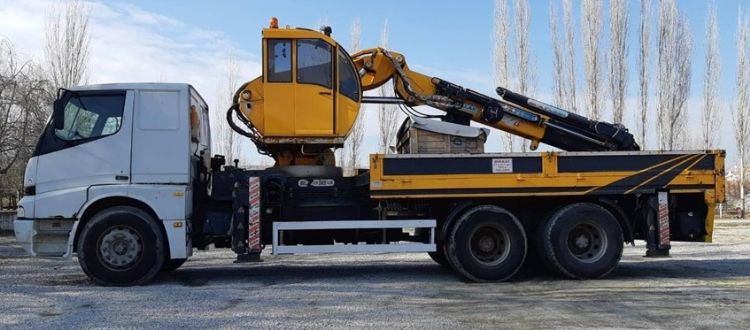 Satılık 25 Tonluk Vinç