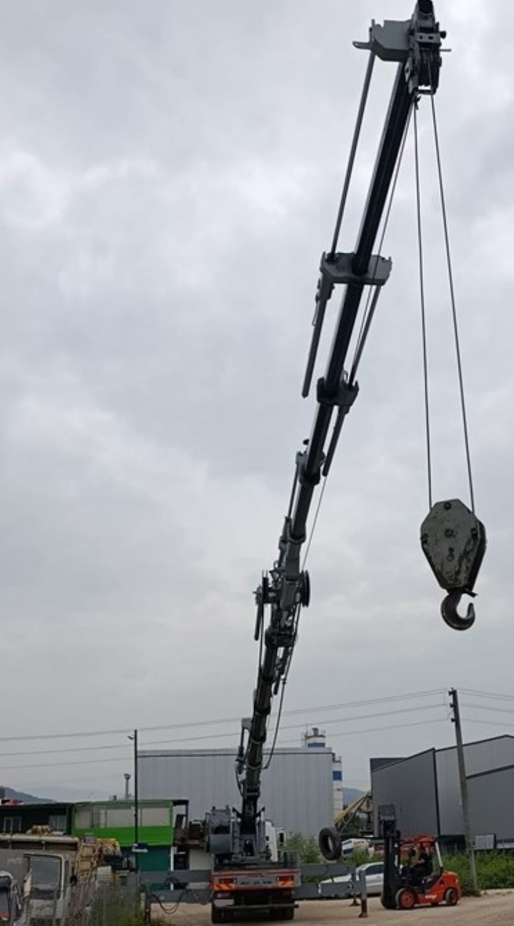 Hidrokon Vinç 2.el Vinç Satılık 30 Tonluk Çift Kırma Vinç