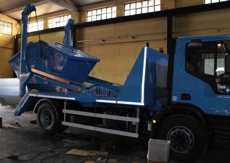 On-board Equipment Production And Sales - Waste Equipment Skiploader- Araç Üstü Ekipman Üretim ve Satış - Atık Ekipman Atlayıcı -