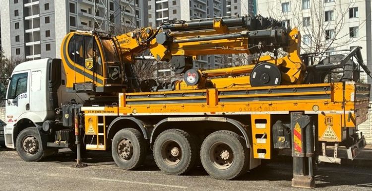 2.el Hidrokon Vinç Satılık 30 Tonluk Çift Kırma Vinç